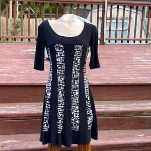 Connected Size 8P Black And White Swing Dress-Stretch